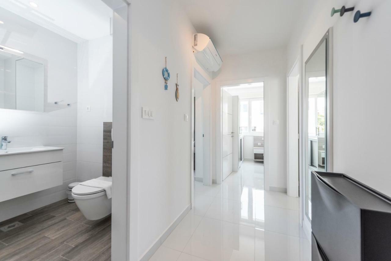 Adris 2 Luxury Modern Apartment With A Pool Novalja Exterior photo