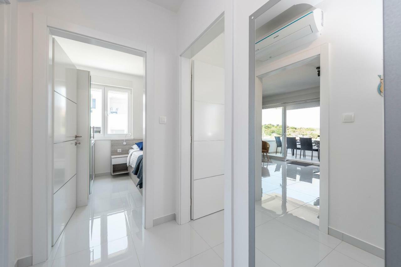 Adris 2 Luxury Modern Apartment With A Pool Novalja Exterior photo